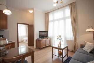 Апартаменты Apartamenty Villa Artis Свиноуйсьце One-Bedroom Standard Apartment A with Balcony-2