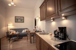 Апартаменты Apartamenty Villa Artis Свиноуйсьце One-Bedroom Standard Apartment A with Balcony-3